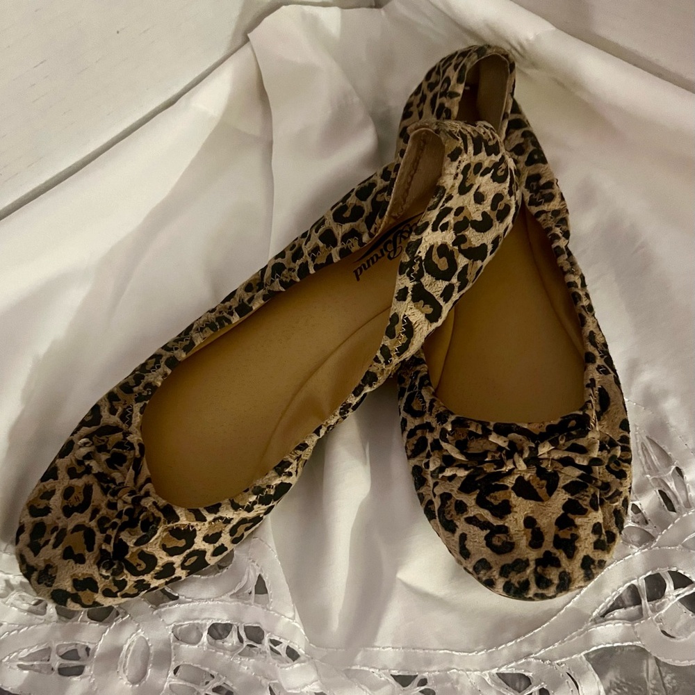 Ladies Size 9M/39 Lucky Brand leopard Flats